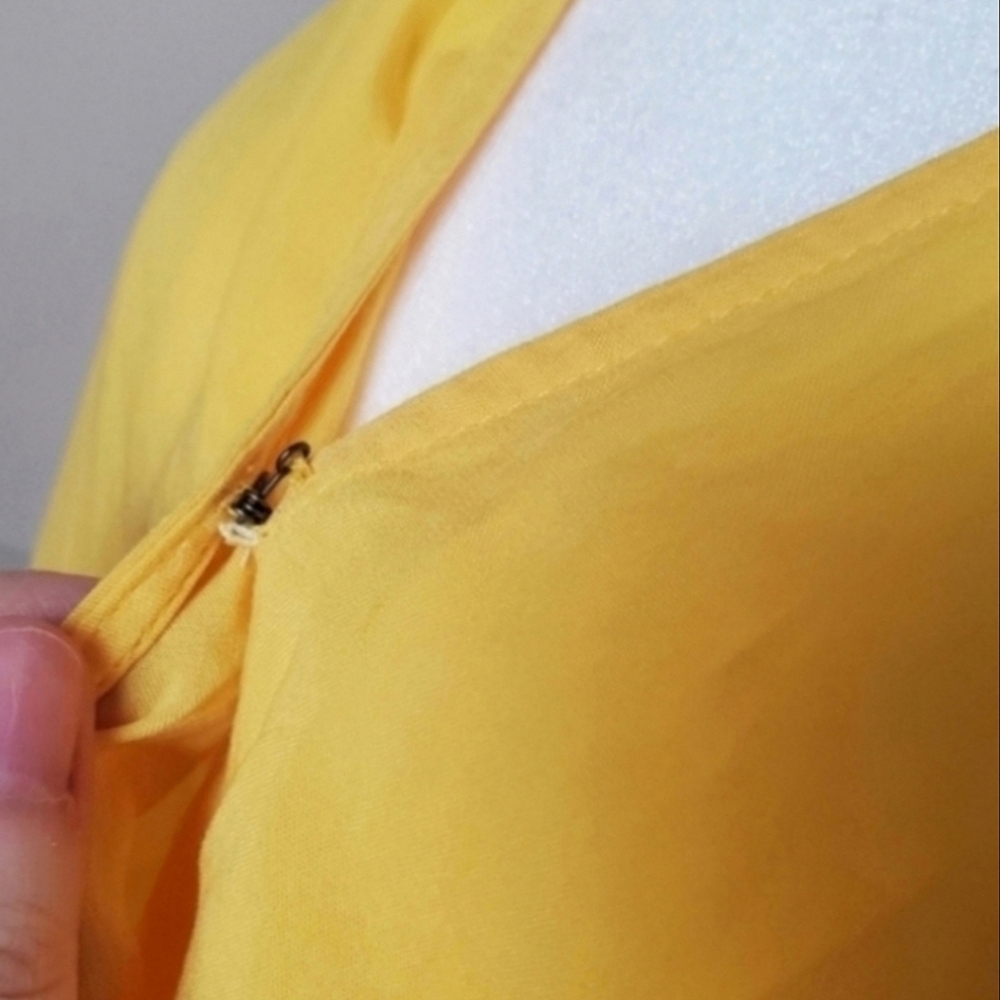 Cropped Top - Picture 3 of 5